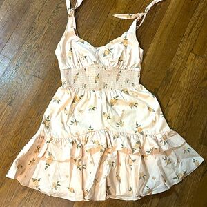 Floral Feminine Dress, Size Medium, Super Cute & Great Condition! Backyard Roses
